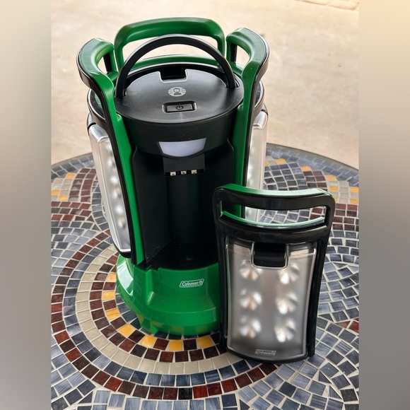 Coleman Camping Lantern Black and Green Size D Batteries (not included) Tested - Picture 13 of 13